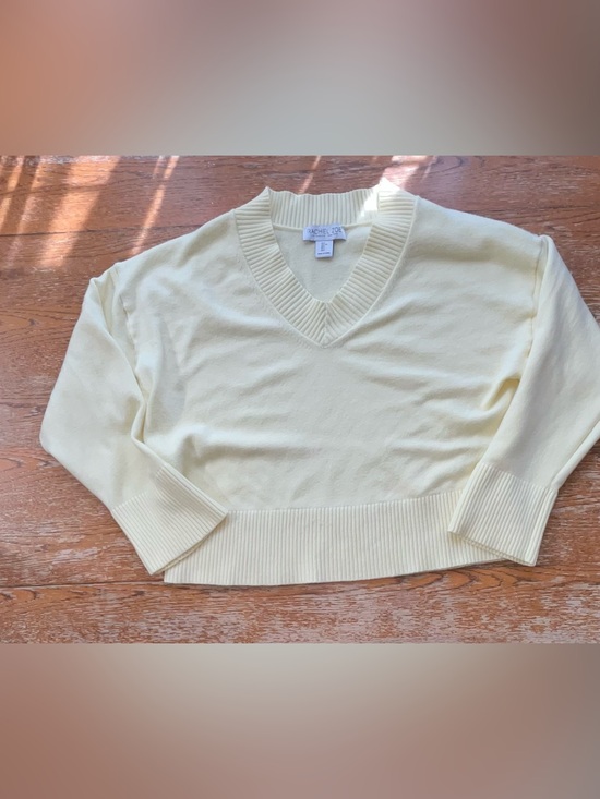 Rachel Zoe Sweaters - Rachel Zoe Pale Yellow soft V-Neck Sweater Size Large